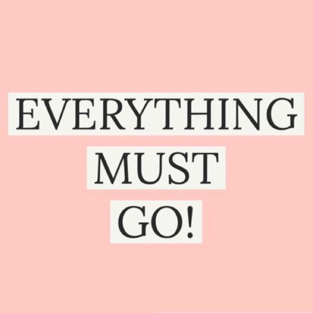 MAKE AN OFFER! Everything must go! 💕🌸